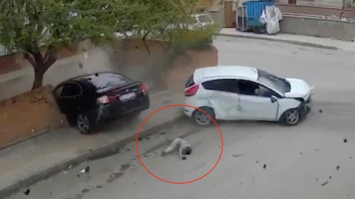 Çorum’daki feci kaza kamerada! Küçük çocuk camdan fırladı