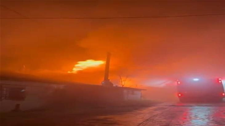 İstanbul Sarıyer’de iki konut ve bir baraka cayır cayır yandı