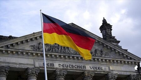 Almanya’da hükümet 2025 büyüme beklentisini düşürdü