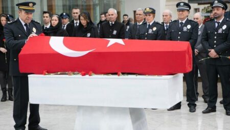 Art Sokaklar’da Aylin Komiser’den ağlatan veda
