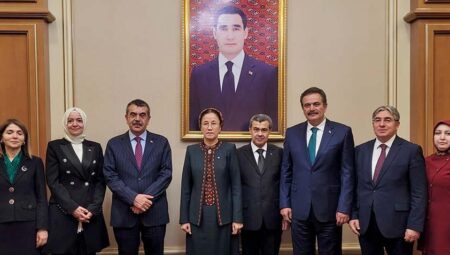 Bakan Tekin Türkmenistan’da temaslarda bulundu