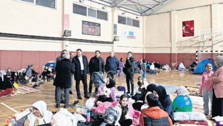 Okullar vatandaşlara mesken sahipliği yaptı