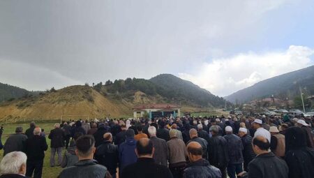Yağmur duasına çıktılar yağmura yakalandılar