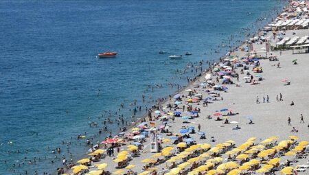 Antalya 18 milyon turist gayesine emin adımlarla ilerliyor