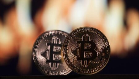 Bitcoin’de 3 ay sonra bir ilk! 100 bin doları aştı