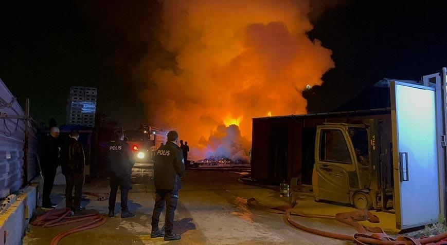 Bursa’da palet fabrikasında korkutan yangın