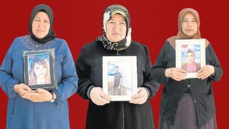 DEM Parti binası önünde evlat nöbetindeki anneler Milliyet’e konuştu: ‘Anneler Günü’nde evladımıza kavuşalım’