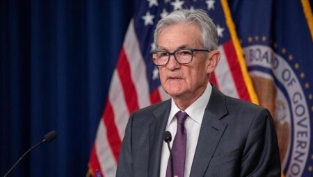 Fed Başkanı Powell’dan ekonomik risklere karşı ihtar
