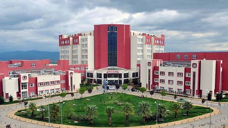 Profesör ve sekreterine ‘bıçak parası’ ismi altında rüşvet aldıkları savıyla gözaltı