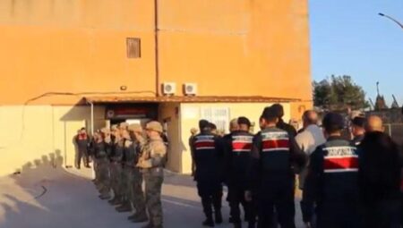 Tefecilik yapan kabahat örgütüne 3 vilayette operasyon: 7 tutuklama