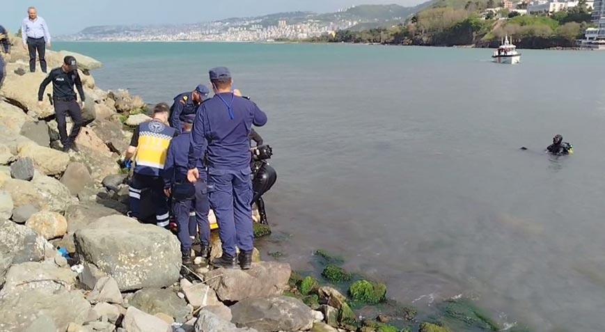 Trabzon’da denize giren iki çocuktan acı haber geldi…