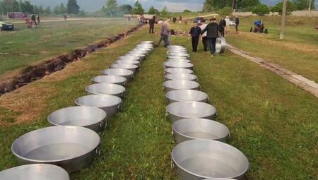 80 yıllık gelenek! Binlerce kişi kente akın etti: 60 kazan yan yana pişirildi