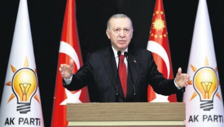 AK Parti’den 10 kişilik anayasa kurulu