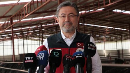 Bakan Yumaklı duyurdu: Üreticilerimize hayvan başına yıllık 18 bin lira dayanak vereceğiz
