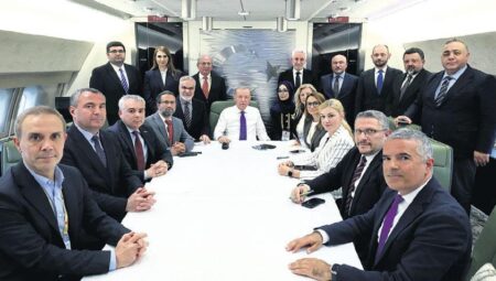 ‘Çekilen halayların bir manası var’