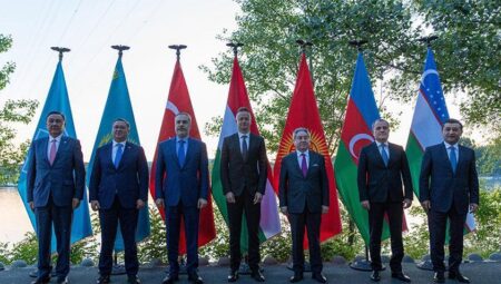 Dışişleri Bakanı Hakan Fidan TDT Gayriresmi Tepesi öncesinde meslektaşlarıyla görüştü