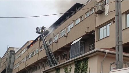 Eyüpsultan’da iş yerinde yangın! Müdahale sürüyor