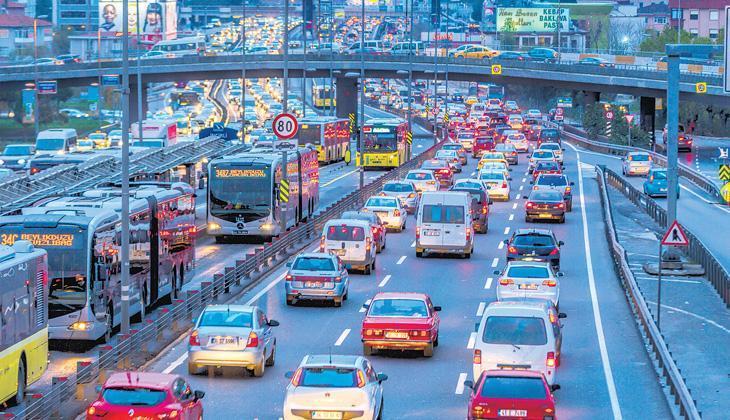 İstanbul’da yollarda kaybedilen vakit ömür tüketiyor: Trafik 1 yılda 105 saat yedi