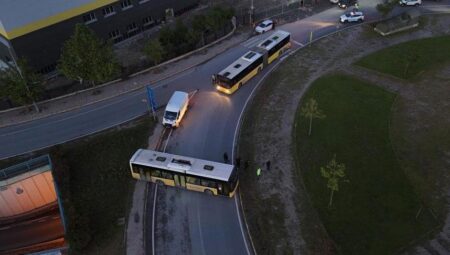Yer: Avcılar! Freni patlayan İETT otobüsü bir diğer otobüse çarptı